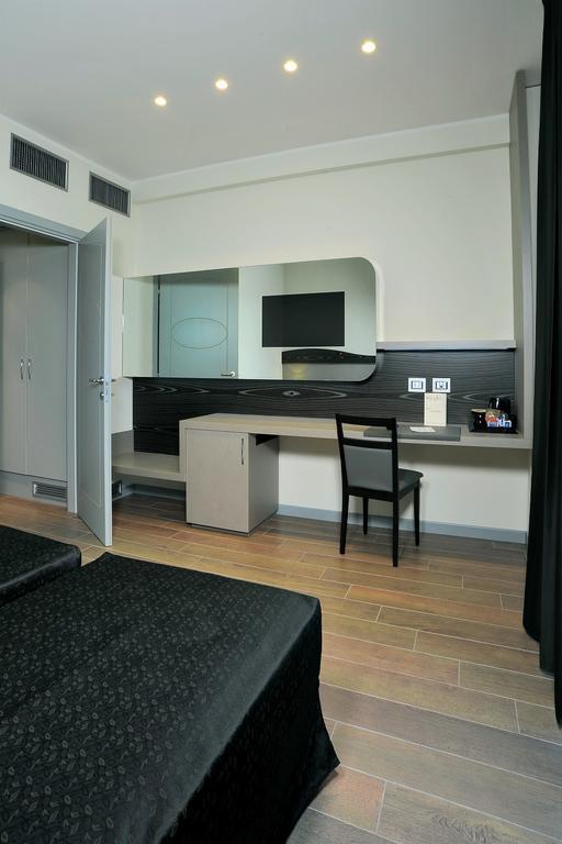 Grand Hotel Forlì Habitación foto